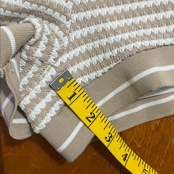 Women's Stripped Tan & White Shorts Size M Coastal Beach Resort Nautical - Picture 4 of 7